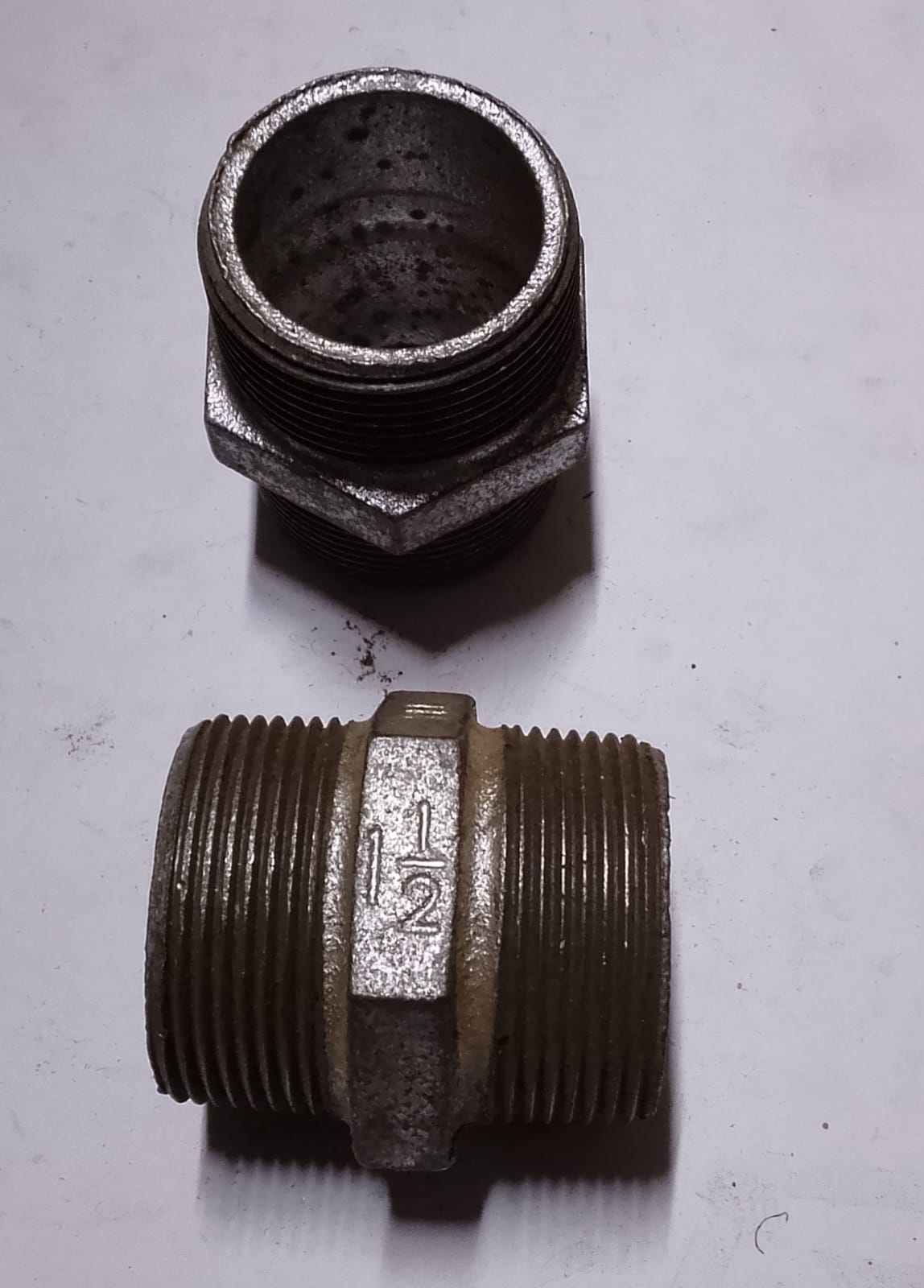 G I HEX NIPPLE 11/2